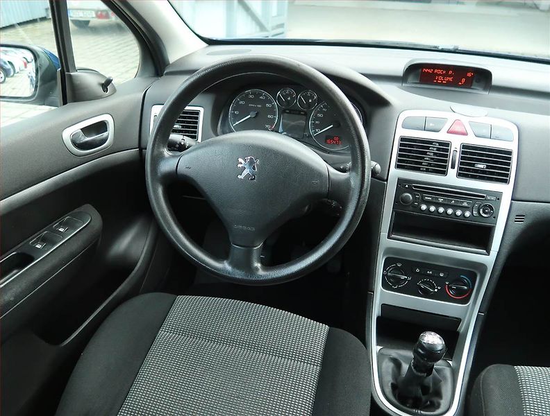 Peugeot 307 (2005) 1.4 16V, po STK, Tažné, Klima - fotka 7 z 14