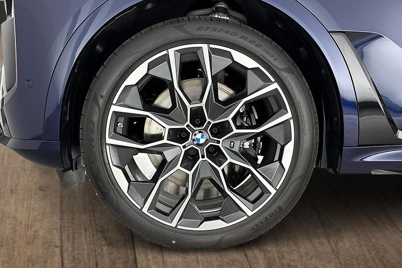 BMW X7 xDrive40d - fotka 24 z 24