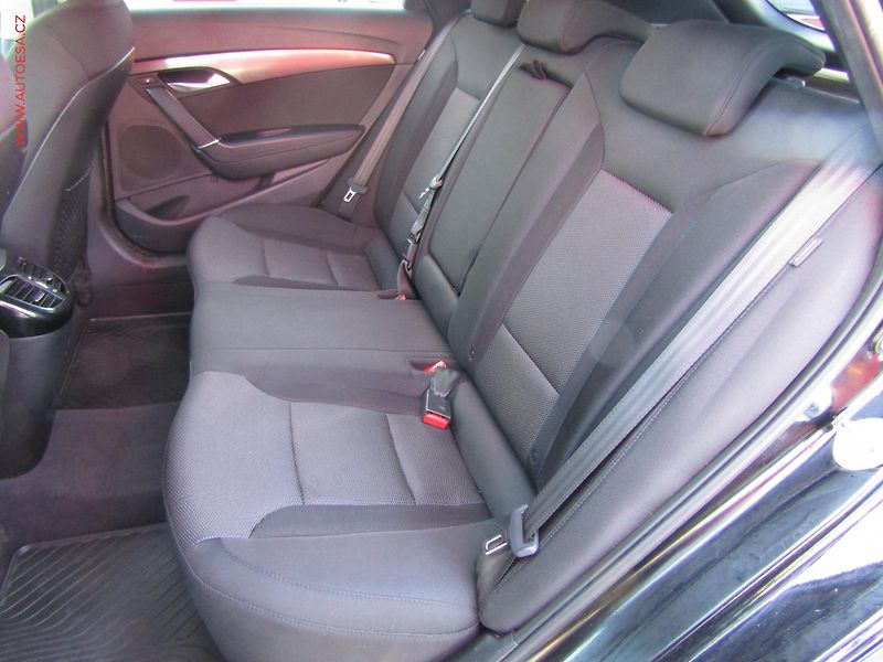 Hyundai i40 (2016) 1.7 CRDi, 1.maj,ČR, AT - fotka 10 z 20