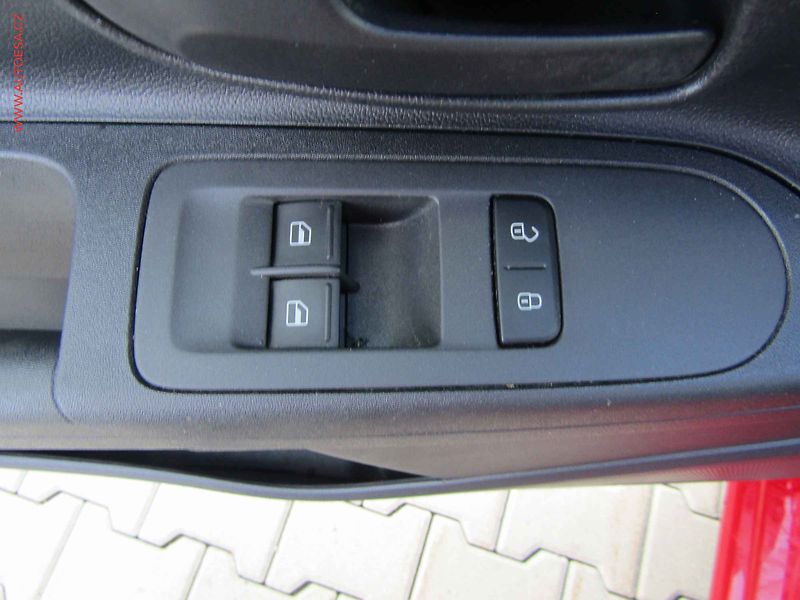 Škoda Citigo (2015) 1.0MPi, AC - fotka 12 z 15