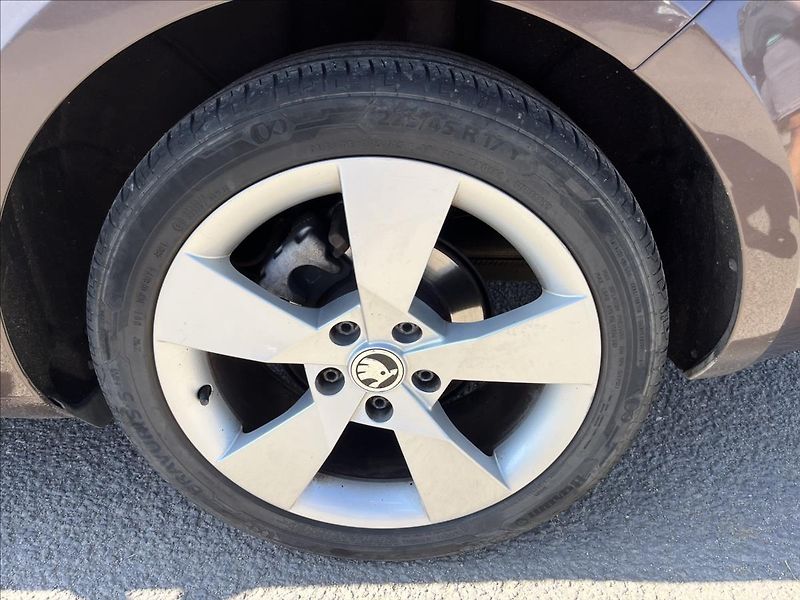 Škoda Octavia 2,0 TDi STYLE ROZVODY SERVIS - fotka 40 z 46