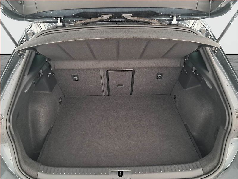 Cupra Formentor (2022) 1.4 e-Hybrid - fotka 14 z 20