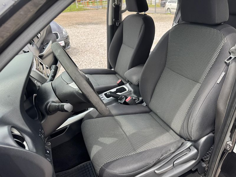 Nissan Navara (2017) 2.3DCi,4x4,TAŽNÉ,DPH - fotka 19 z 37