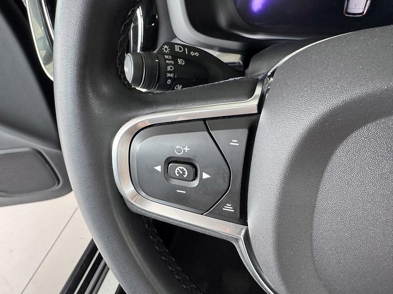 Volvo V60 T6 AWD Recharge*REZERVACE! - fotka 29 z 38