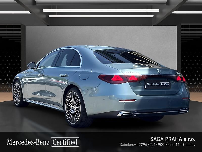 Mercedes-Benz Třídy E 300 de 4MATIC s hybridní techn - fotka 7 z 22