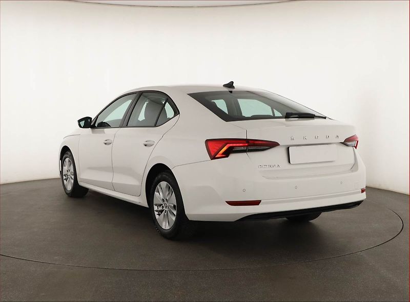 Škoda Octavia (2023) Ambition 1.5 TSI, ČR,1.maj - fotka 4 z 19
