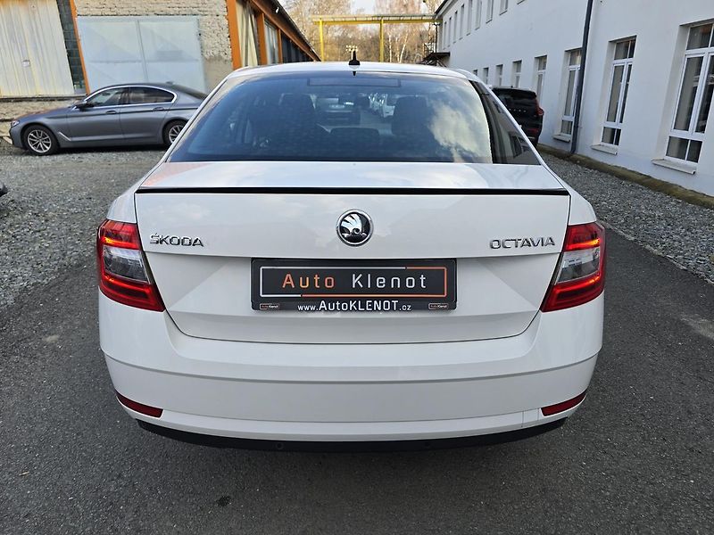 Škoda Octavia 110kW 1.Maj. ČR -DPH - fotka 6 z 36