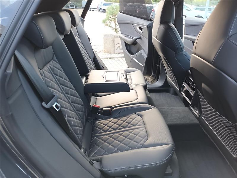 Audi Q8 3,0 TDI,210KW,S-line,ČR 1MAJ, - fotka 20 z 50