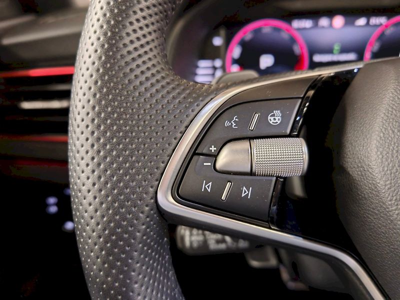Škoda Kamiq (2025) 1.0 TSI 85 kW DSG Monte Carlo - fotka 8 z 30