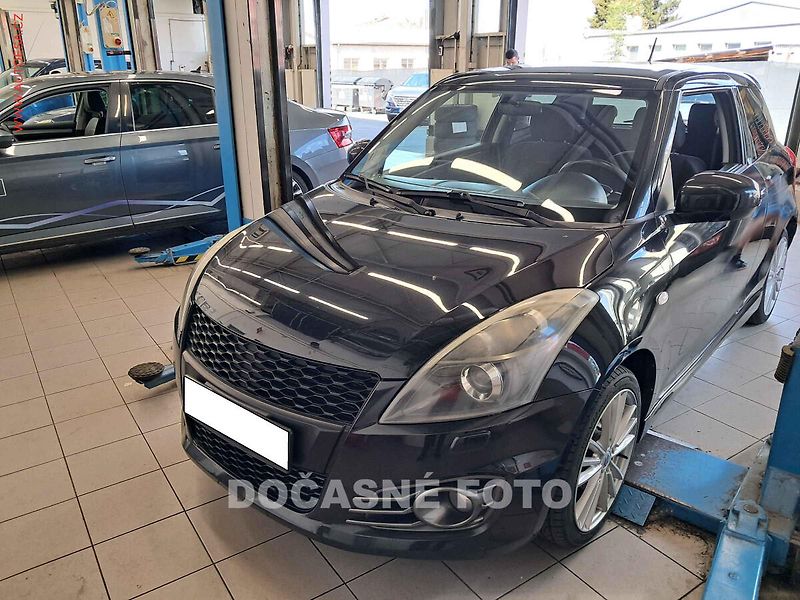 Suzuki Swift (2013) 1.6i - fotka 1 z 3