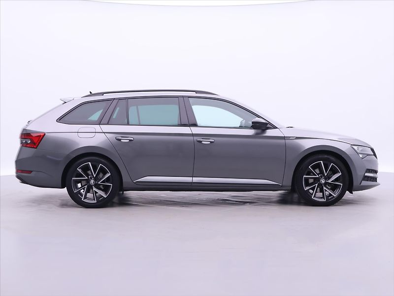 Škoda Superb 2,0 TDI 110kW SportLine Combi - fotka 8 z 38