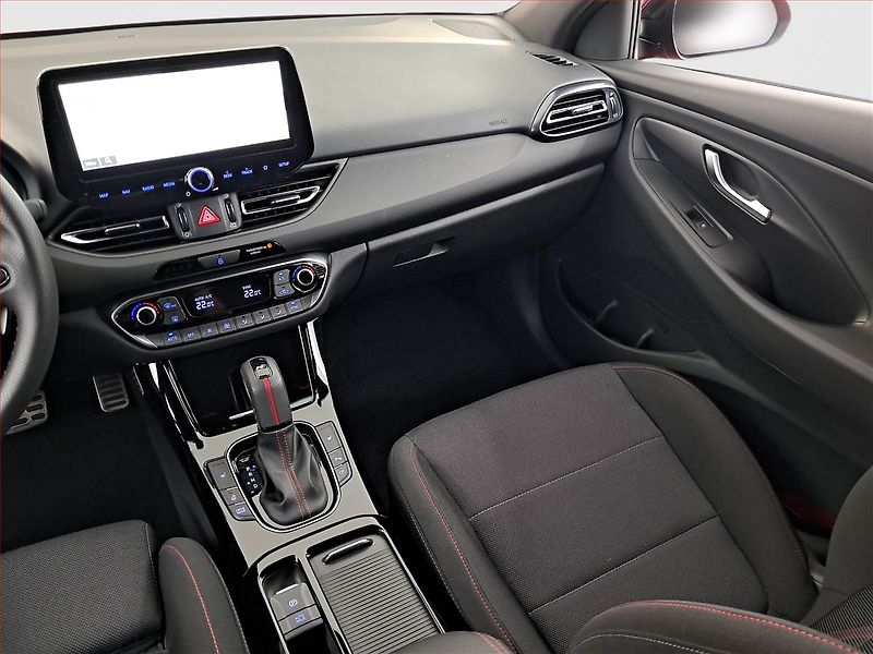 Hyundai i30 (2025) 1.5 T-GDI MHEV 48V, N- Line - fotka 8 z 23