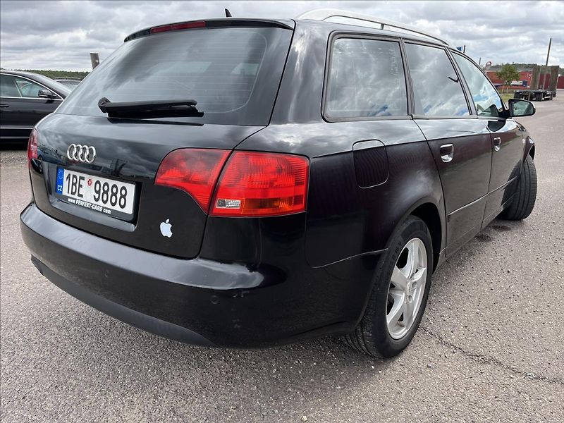 Audi A4 Avant 2,0 TDi 103 KW AUTOMAT K - fotka 35 z 36