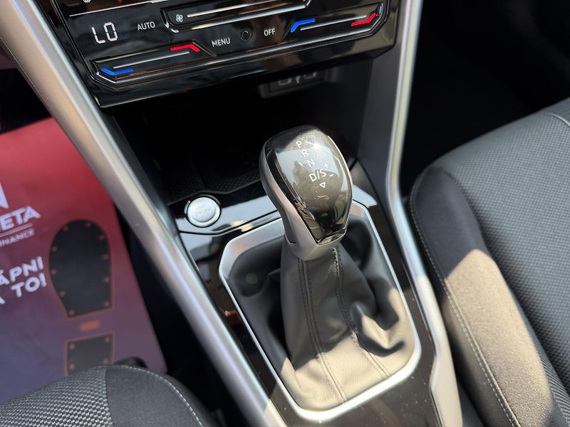 Volkswagen T-Roc 1,5 TSi/110kW LIFE - DSG,TZ,.. - fotka 35 z 64