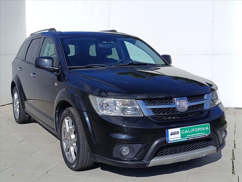 Fiat Freemont 2,0 MULTIJET 7MÍST 4x4 AT NAVI - fotka 4 z 41