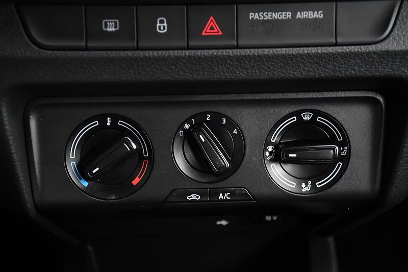 Škoda Fabia 1.0TSi 70kW AMBITION 1M ČR - fotka 24 z 33