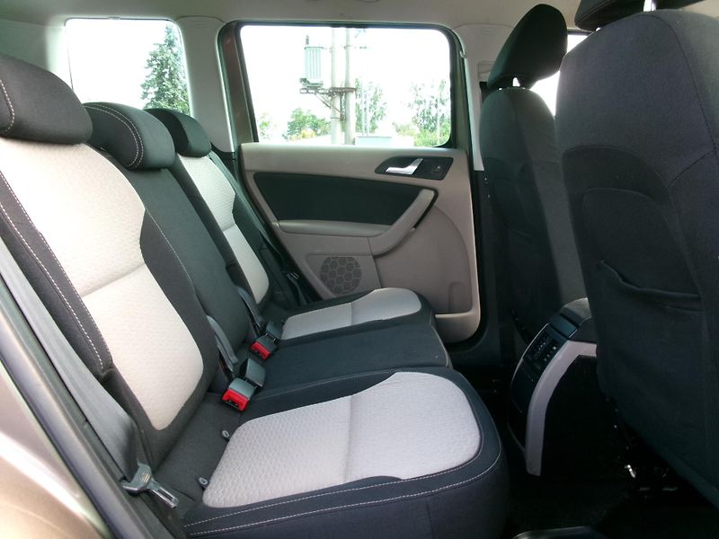 Škoda Yeti (2010) 2,0TDI 4x4 AC BT TEMP VÝHŘEV - fotka 14 z 29