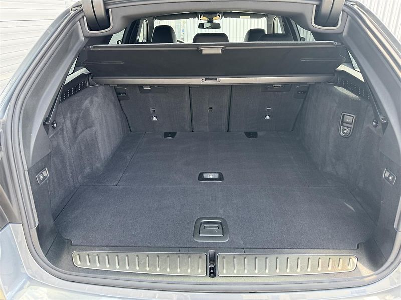 BMW Řada 5 520d xDrive Touring - fotka 13 z 17
