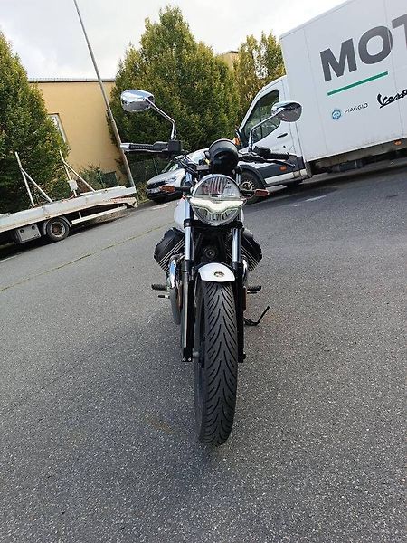 Moto Guzzi V 7 Stone Ten (2026) V7 Special Bianco 1969 - fotka 2 z 14