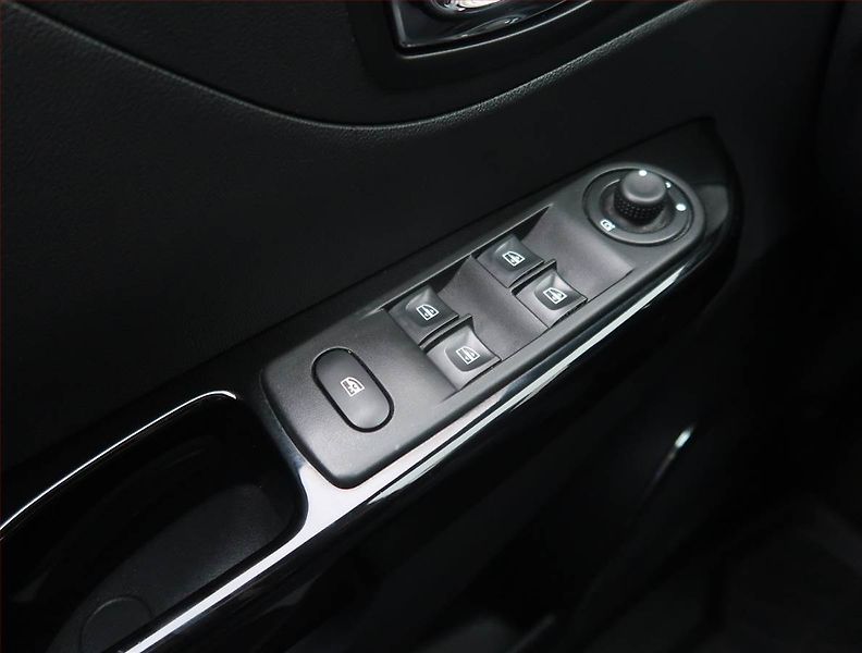 Renault Captur (2016) 1.2 TCe, Automat, Tempomat - fotka 20 z 22