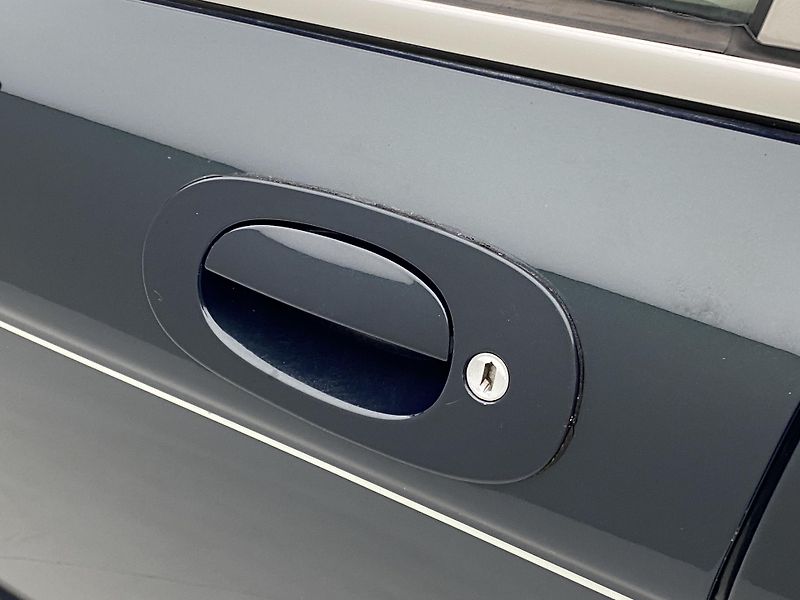 Jaguar XJ V8 4.0 SOVEREIGN AUT - fotka 28 z 31