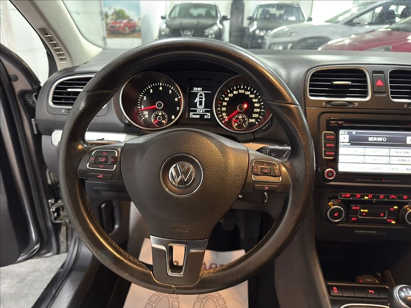 Volkswagen Golf 1,4   TSI HIGHLINE PANORAMA - fotka 8 z 28