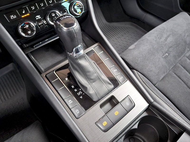 Škoda Superb (2021) Style Plus DSG 2,0TDi 110kW - fotka 31 z 35