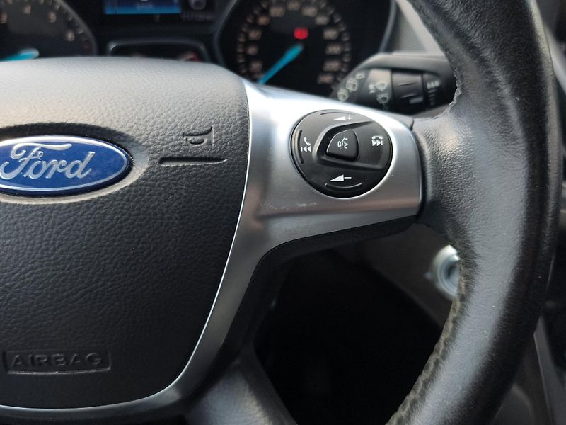 Ford Kuga (2016) 1.5 EcoBoost 110kW, Serv. knih - fotka 12 z 21