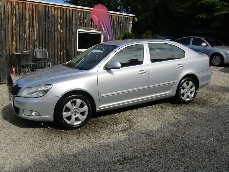 Škoda Octavia (2009) 1.9 TDI 77kW BXE BEZ DPF - fotka 2 z 36