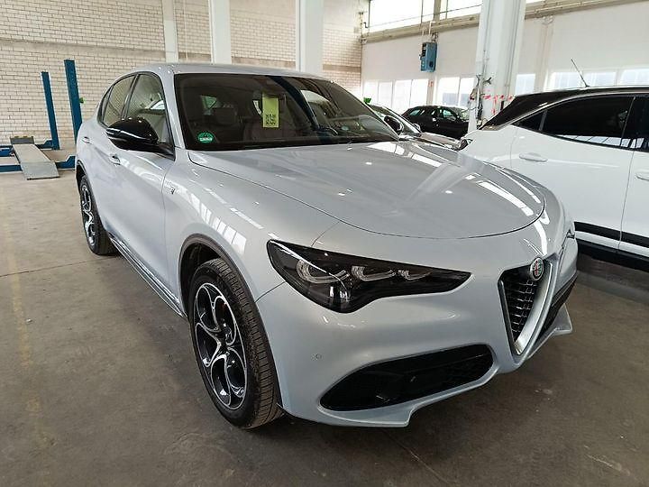 Alfa Romeo Stelvio 2.2 Diesel 16V 154kW - fotka 2 z 14