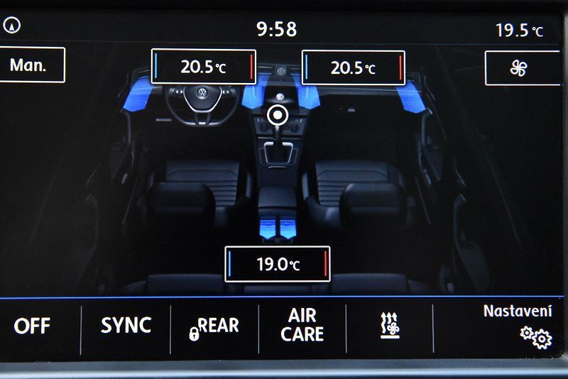 Volkswagen Passat 2.0 TDi CR HIGHLINE, NAVI, LED - fotka 26 z 50