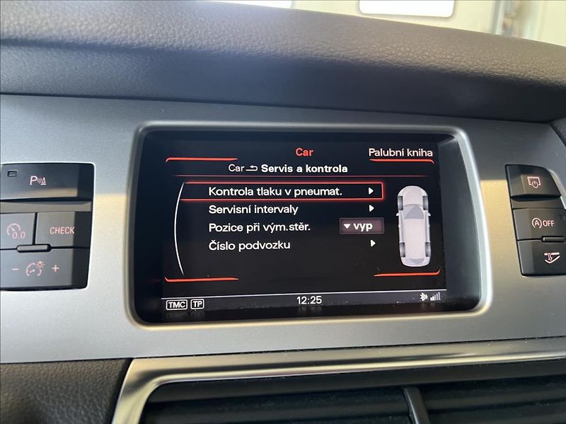 Audi Q7 3,0 TDi QUATTRO 7-MÍST - fotka 29 z 34