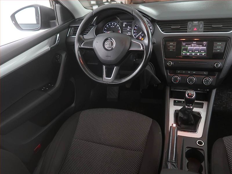 Škoda Octavia (2017) 2.0 TDI, Tempomat - fotka 7 z 17