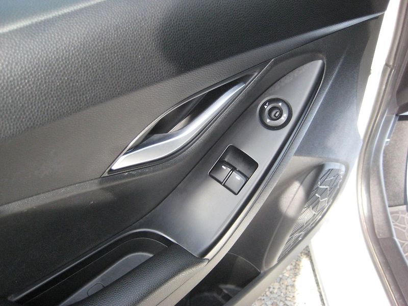 Hyundai ix20 1.4 CRDi 66 kW Komfort DPH ČR! - fotka 15 z 22