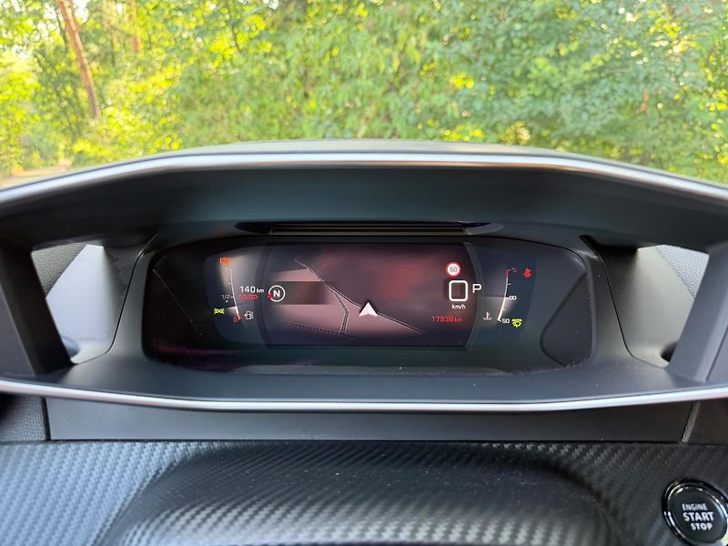 Peugeot 2008 (2020) GT LINE,130 koní, Automat 8st. - fotka 11 z 23