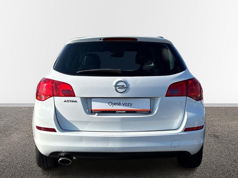 Opel Astra Kombi - fotka 17 z 20