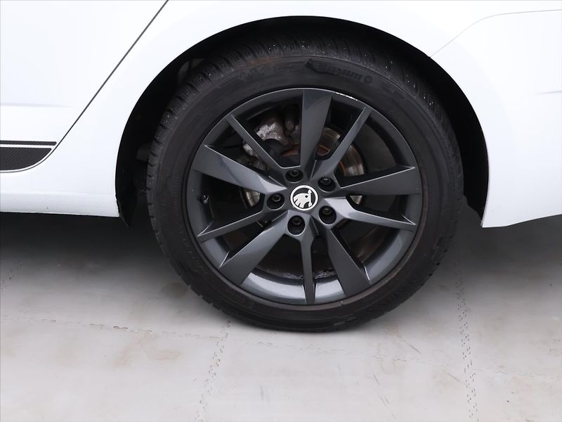 Škoda Octavia 1,5 TSI 96kW G-Tec DSG CZ DPH - fotka 25 z 32