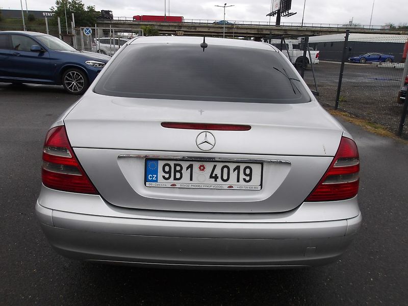 Mercedes-Benz Třídy E 2,2CDi - fotka 10 z 24