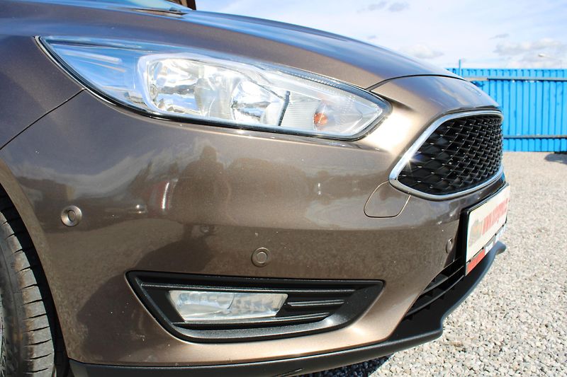 Ford Focus (2017) 1.0i KLIMA TEMPOMAT VÝHŘEV ALU - fotka 11 z 29