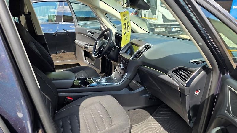 Ford Galaxy (2023) 2.5i HEV Titanium 7 míst AT TZ - fotka 19 z 44