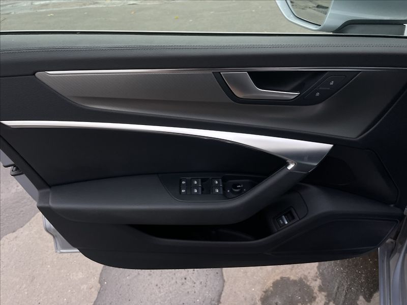 Audi A6 Avant 2,0 TDI S tronic Design - fotka 13 z 24