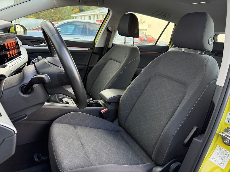 Volkswagen Golf 1.0TSI 81kW Life LED ACC - fotka 7 z 14