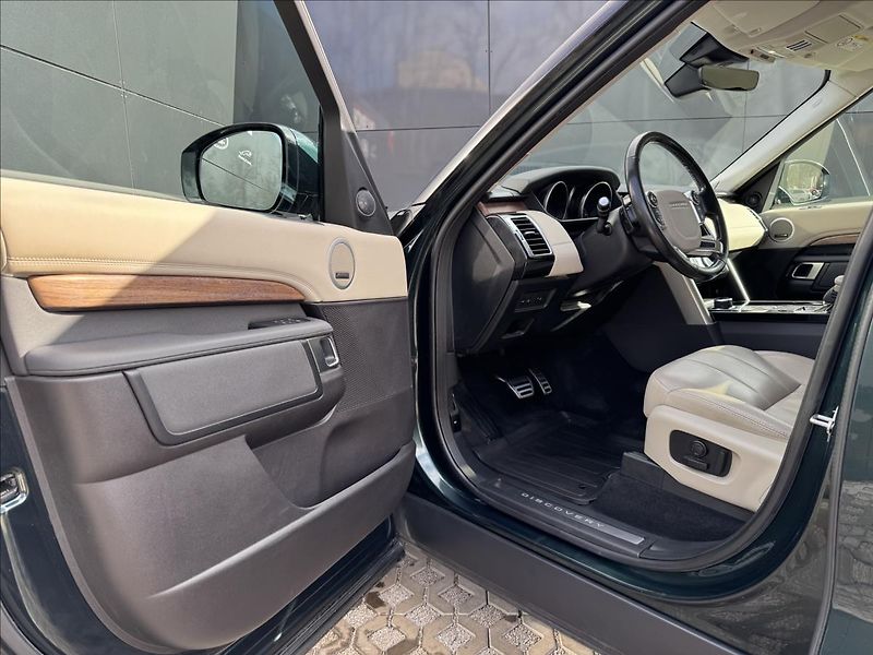 Land Rover Discovery 3,0 TDV6 HSE AWD AT ČR DPH - fotka 10 z 29