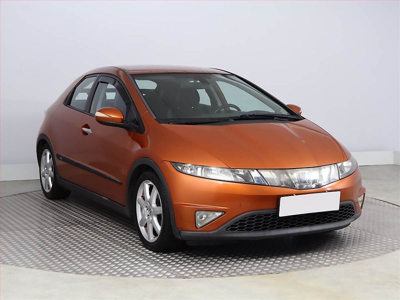 Honda Civic (2008) 1.8, po STK, jezdí výborně - fotka 1 z 14