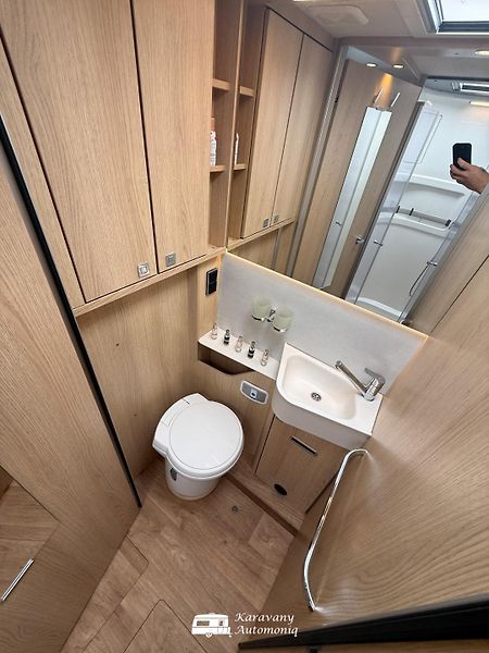 Hymer Ostatní (2019) B680 Mercedes Plná výbava,3,5t - fotka 12 z 34