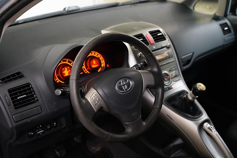 Toyota Auris - fotka 13 z 20