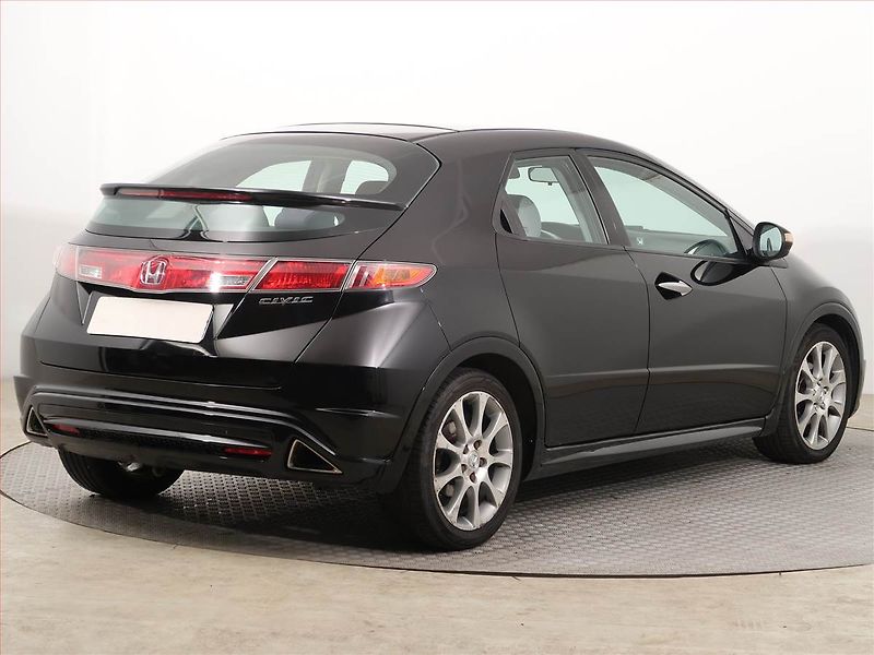 Honda Civic (2006) 1.8 - fotka 5 z 16