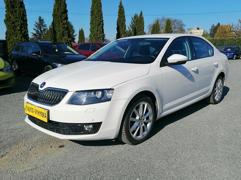Škoda Octavia (2015) 2.0 TDi DSG Style,Navi,ACC - fotka 2 z 30
