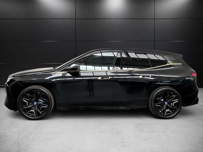 BMW iX xDrive40 Sport 360 SoftClose - fotka 3 z 15