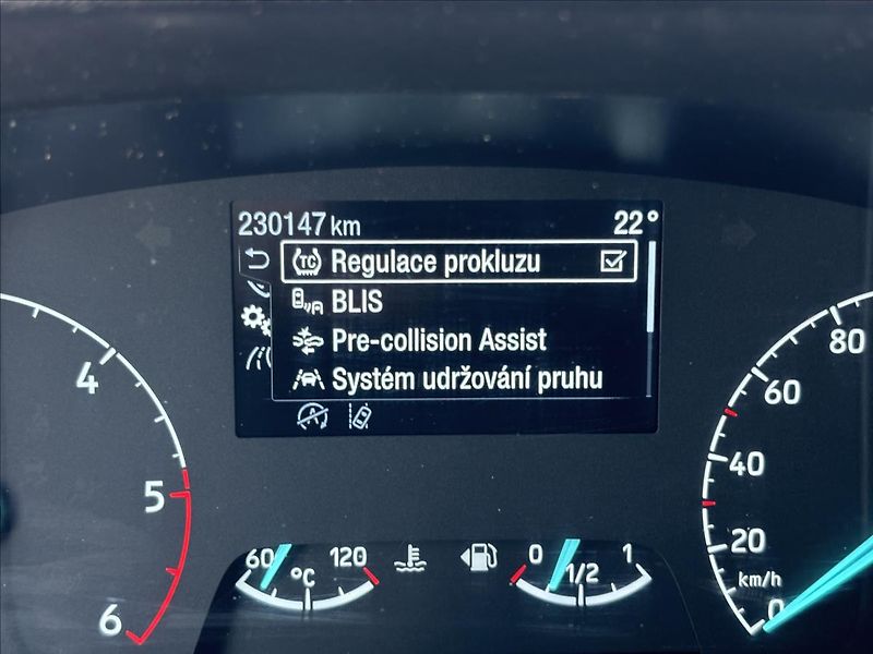 Ford Transit 2,0 EcoBlue 96kW L2 DPH - fotka 35 z 37